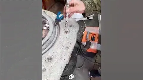 Как открутить пружину противовеса бака аристон без ключа